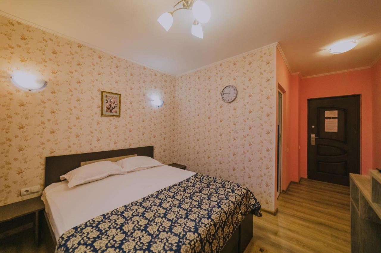 Hostel Denisa Buzău Extérieur photo