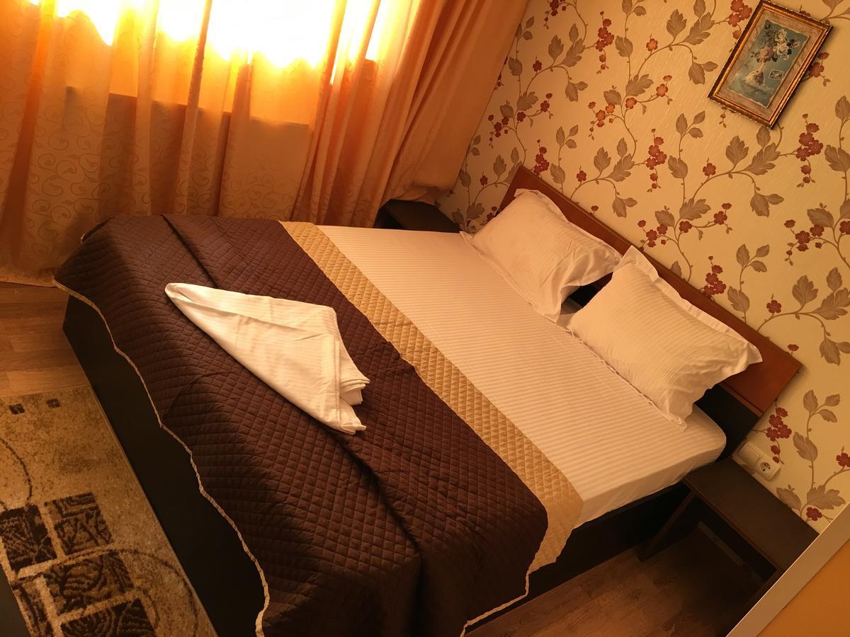 Hostel Denisa Buzău Extérieur photo