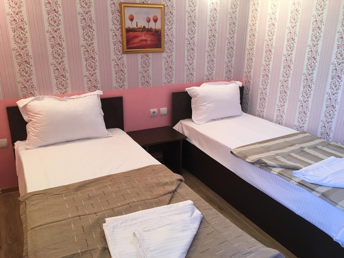 Hostel Denisa Buzău Extérieur photo