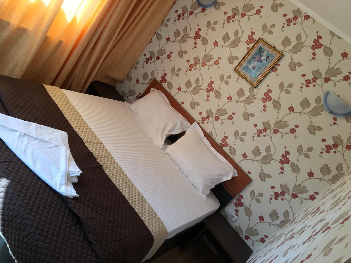 Hostel Denisa Buzău Extérieur photo